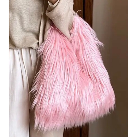 New! X-Large light Pink Hobo Bag Mod 60's style Furry Fluffy - Picture 4 of 4